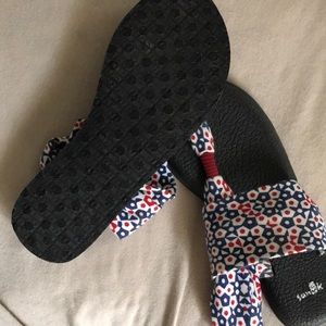 Sanuk yoga mat flip flops